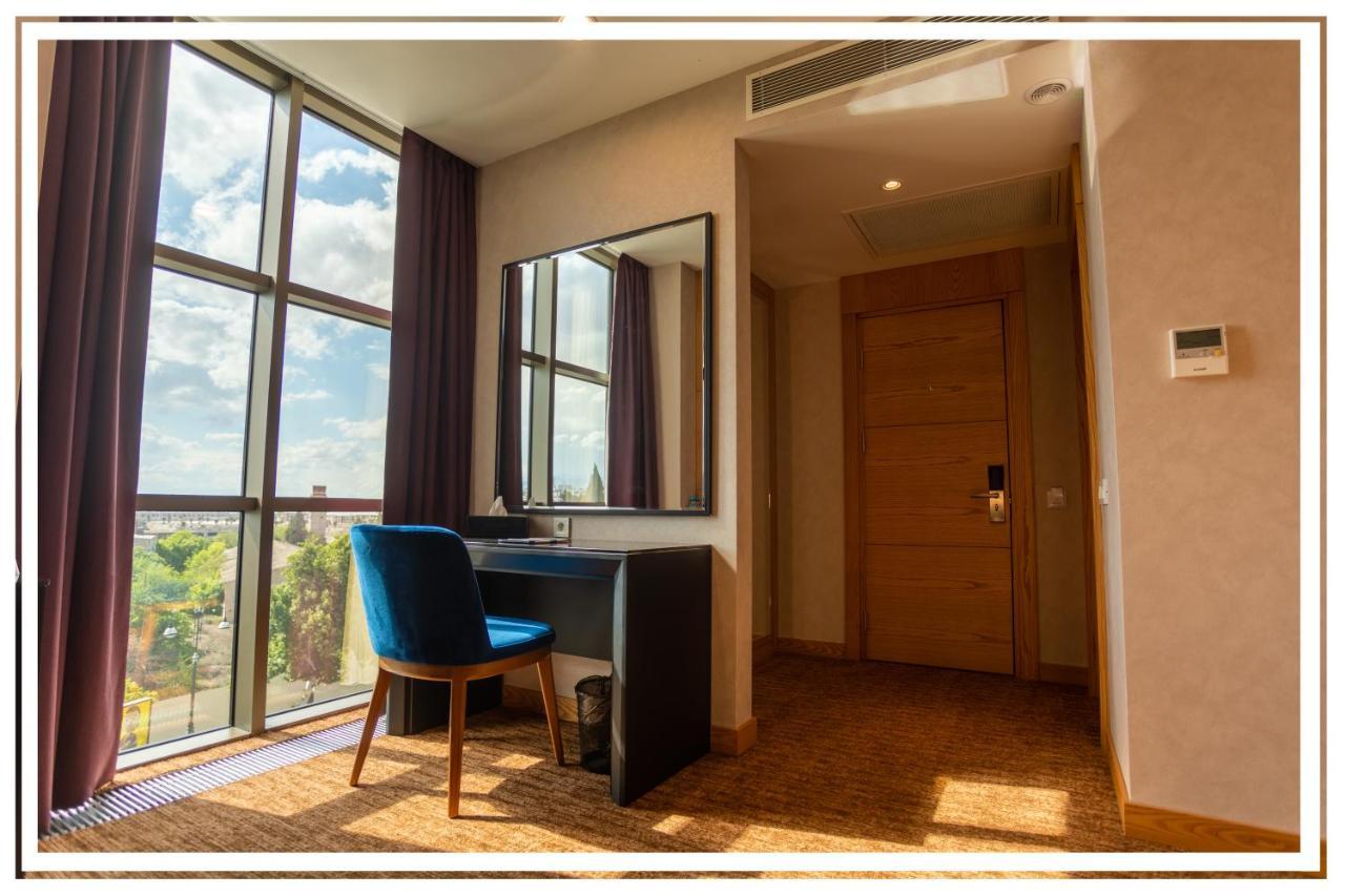 Premium Hotel Ganja Ngoại thất bức ảnh