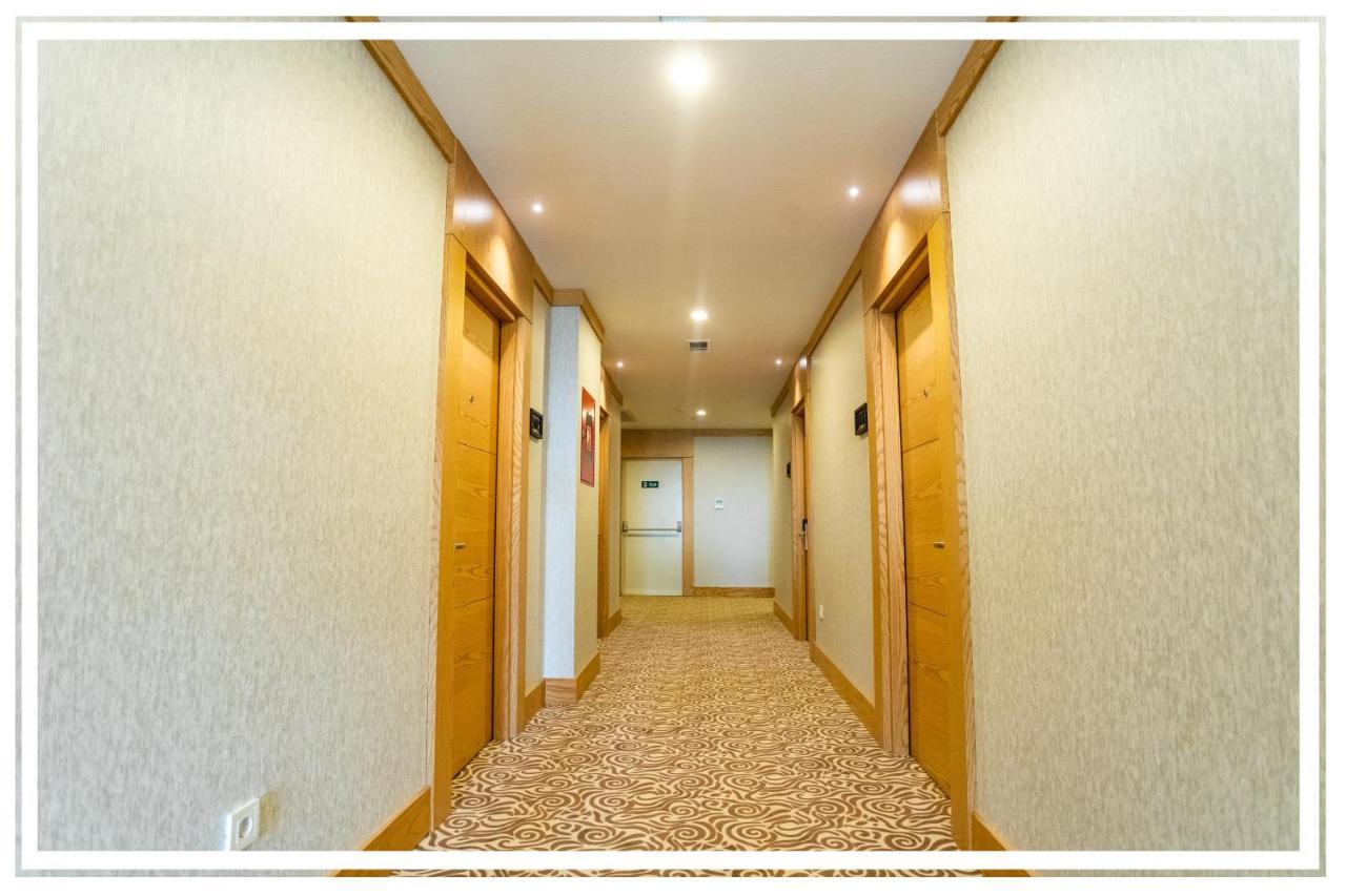 Premium Hotel Ganja Ngoại thất bức ảnh